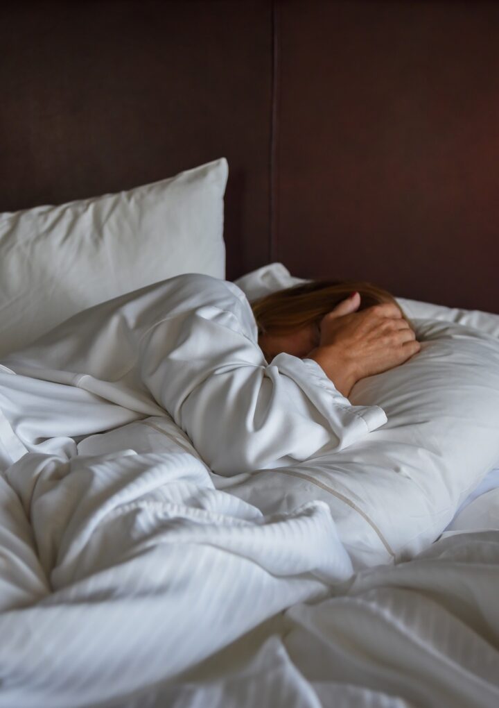 Couverture lestée : attention aux contre-indications avant l’achat