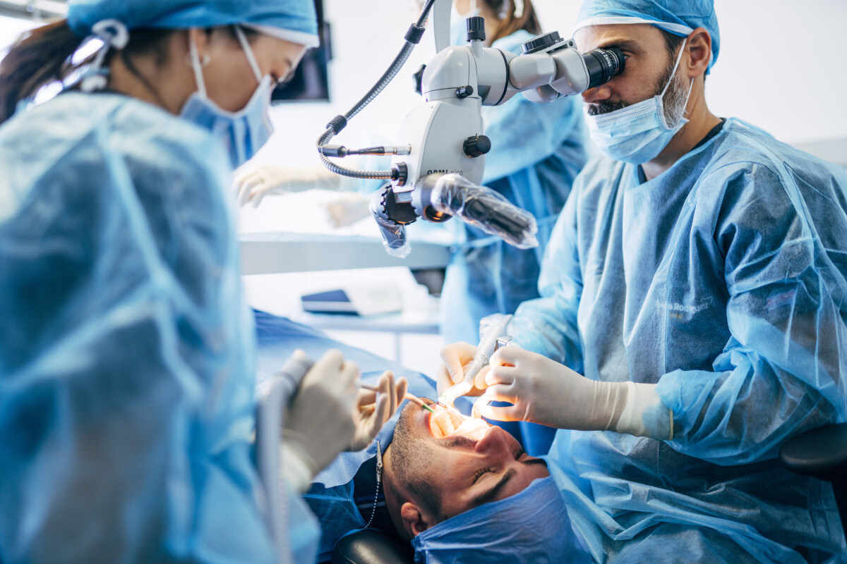 les implants dentaires